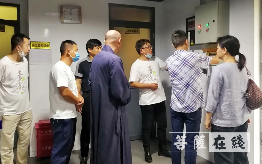 时政-江苏省民宗委副主任何昌林一行赴太仓市同觉寺督查指导安全工作