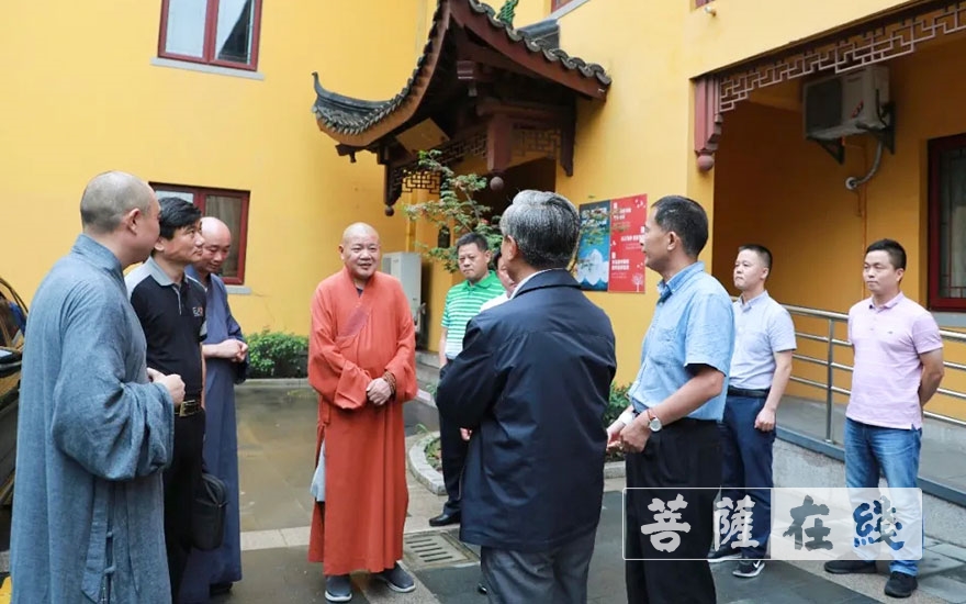 时政-江苏省民宗委副主任何昌林一行赴太仓市同觉寺督查指导安全工作