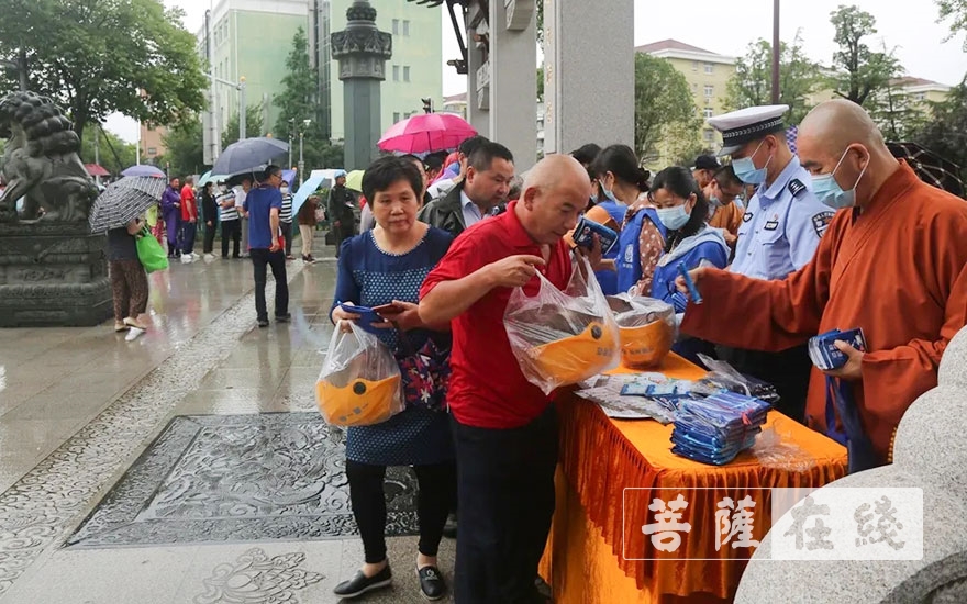宁国-上海宁国禅寺恢复开放首日 各项活动安全有序开展