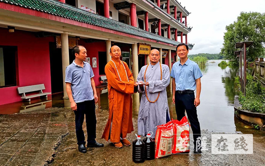 法华寺-湖南省政协民宗委副主任怀梵法师一行赴湘阴法华寺慰问