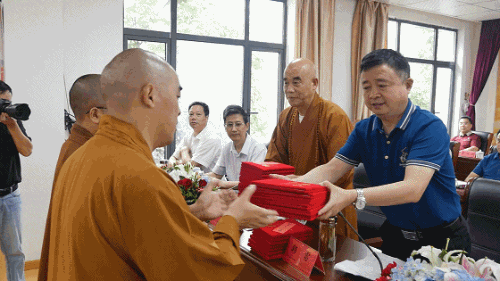 佛教-九华山佛学院举行2020届专科班毕业典礼