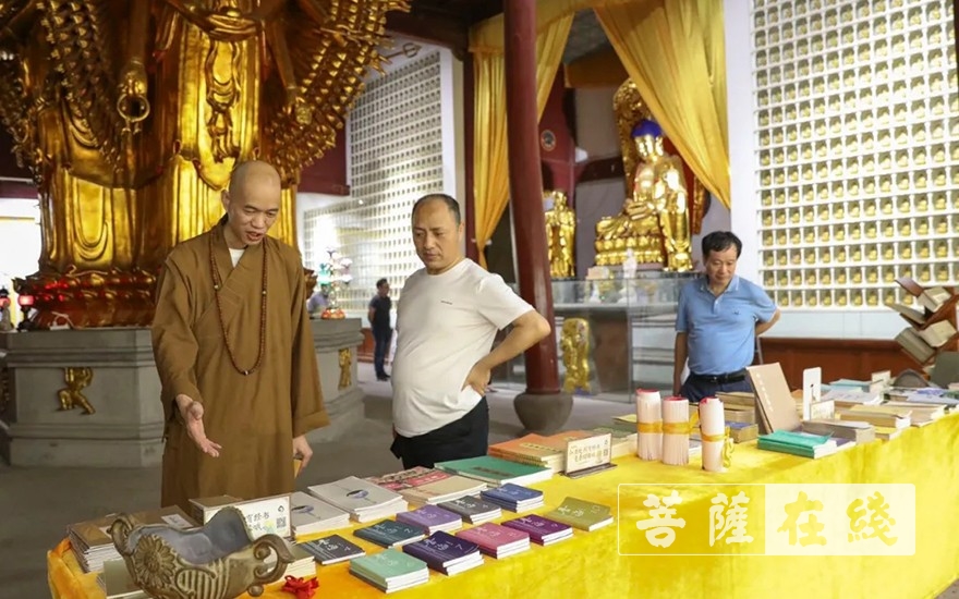 天宁寺-浙江省民宗委副主任钟新章一行前往天宁寺调研走访
