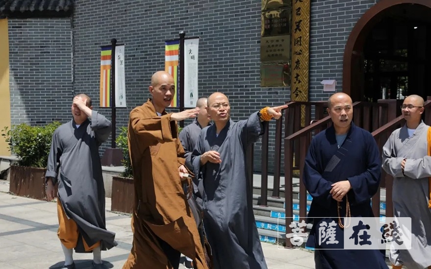 灵隐寺方丈光泉大和尚参访衢州天宁寺