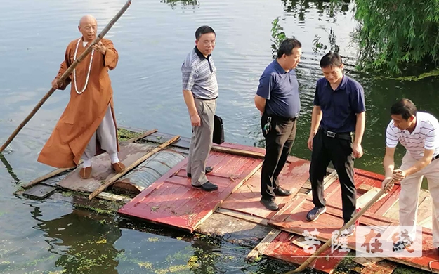 处长-湖南省民宗委宗教一处处长侯方海一行视察法华古寺