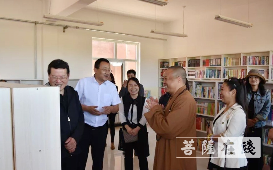 东海慈慧图书楼落成暨贫困大学生助学签约仪式在陕西榆林佳县举行