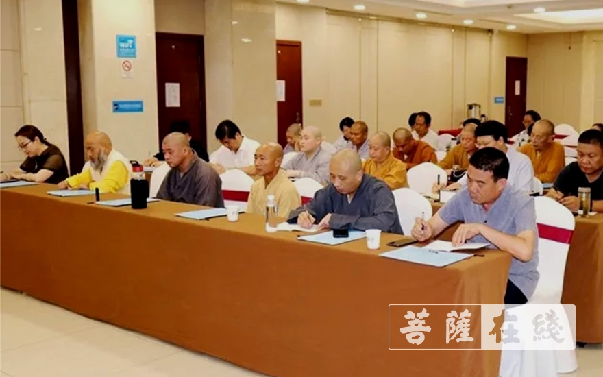 佛教-徐州市佛教协会召开第四届常务理事会第一次会议