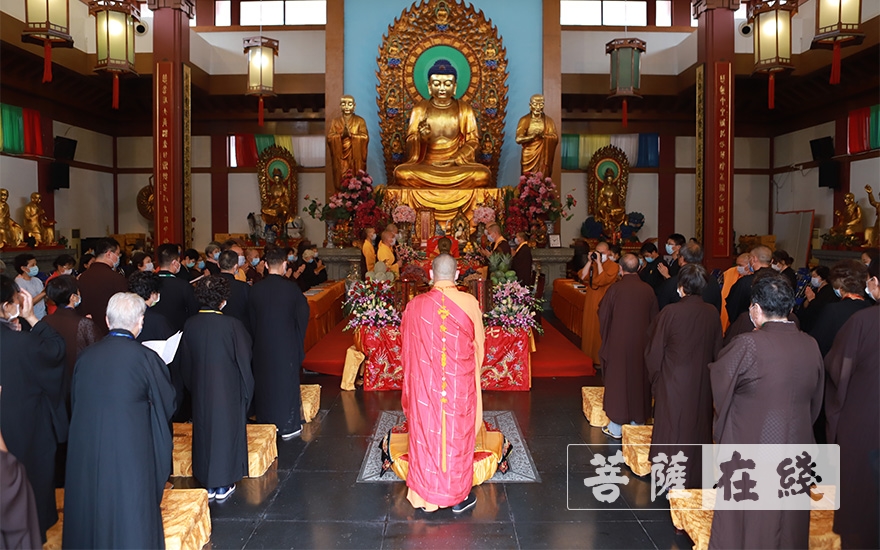 摄影-上海七宝教寺举行中峰三时系念法会