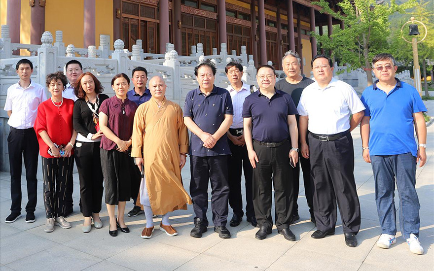 佛教-中国散文学会一行前往烟台合卢寺开展采风活动