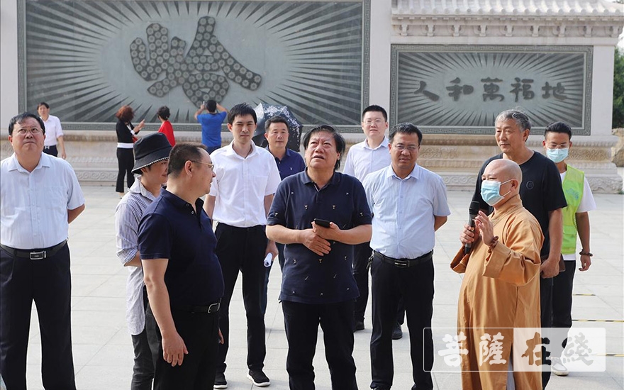佛教-中国散文学会一行前往烟台合卢寺开展采风活动