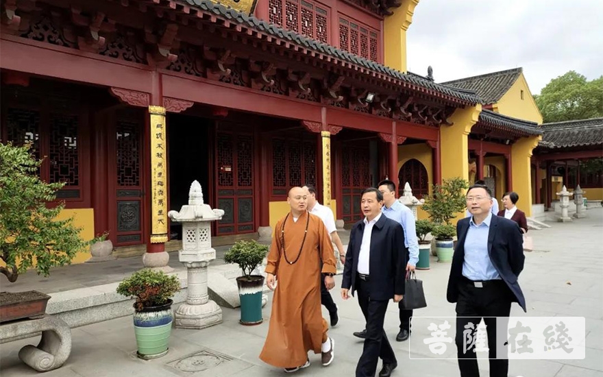 绍兴-绍兴市人大常委会党组副书记、副主任王继岗一行前往绍兴安康寺调研指导 绍兴-绍兴市人大常委会党组副书记、副主任王继岗一行前往绍兴安康寺调研指导