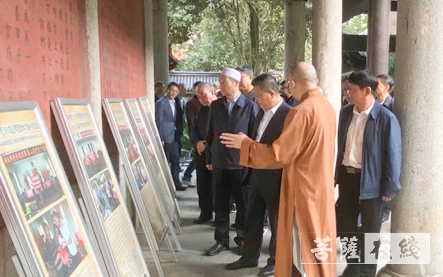 全国政协-全国政协民宗委杨小波一行调研长沙麓山寺和湖南佛学院 全国政协-全国政协民宗委杨小波一行调研长沙麓山寺和湖南佛学院