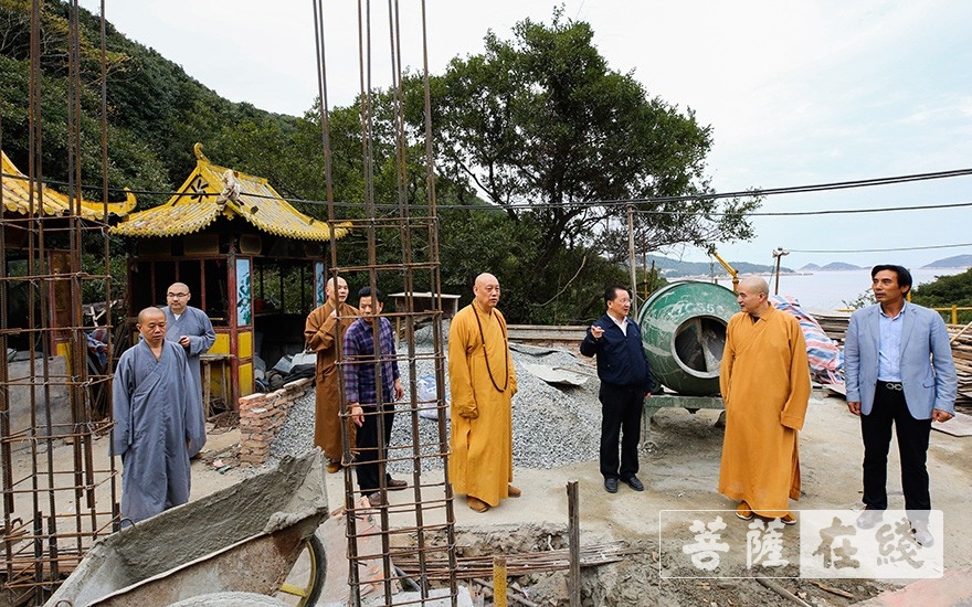 佛教-道慈大和尚一行赴宝陀讲寺、法雨禅寺等检查香会期安全工作