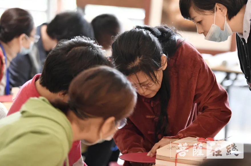 文化-非遗文化进寺院，慈光精舍举办“养性绣中”刺绣班