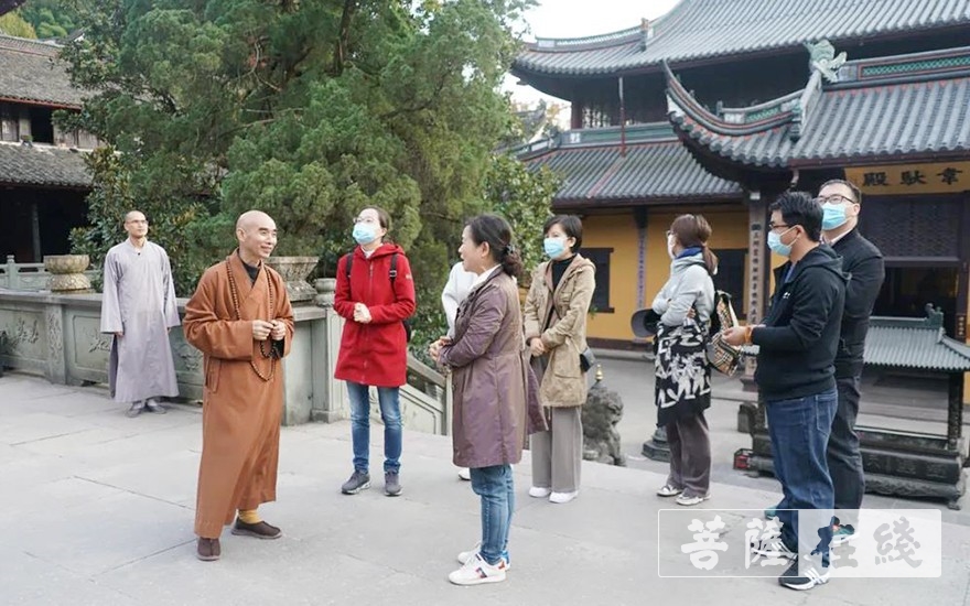 时政-上海市闵行区民宗办副主任袁佩琴一行调研天童禅寺