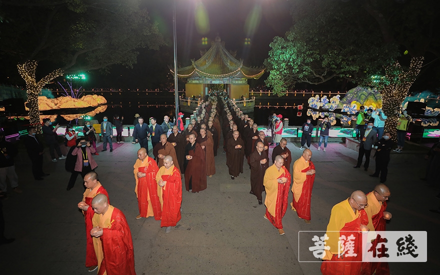 佛教-“点亮心灯”普陀山南海观音文化节启智慧、续光明