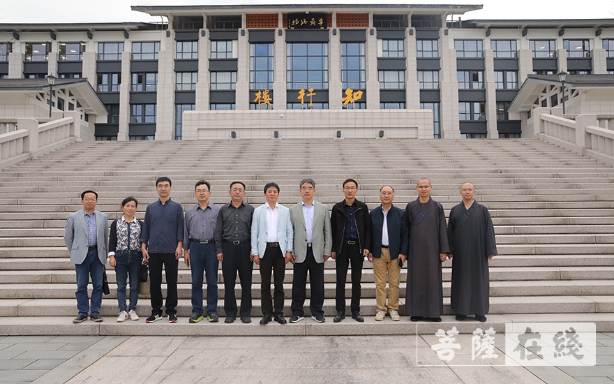 佛教-葫芦岛市委常委、统战部部长甄国强一行参访浙江佛学院