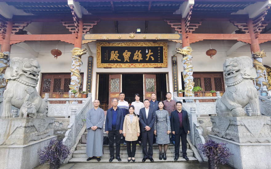 湖南省湘潭县委常委陈卫兵带队赴金霞山龙兴寺解决用水问题
