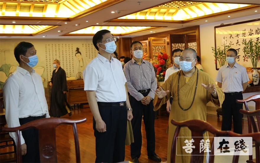 大佛寺-广州市委常委、统战部部长王世彤走访调研广州大佛寺
