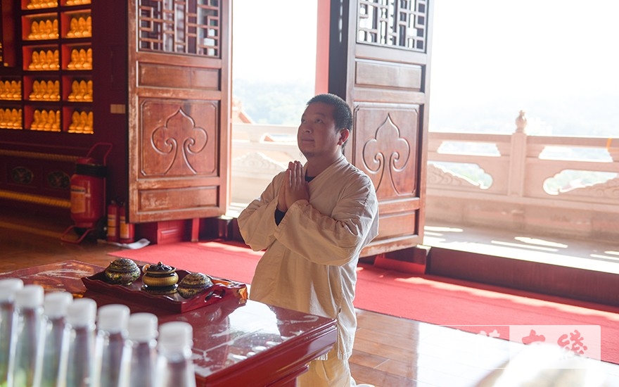 散文诗-国际著名诗人、书画家李垚治参访珠海普陀寺，以散文诗《书僧》留住法喜