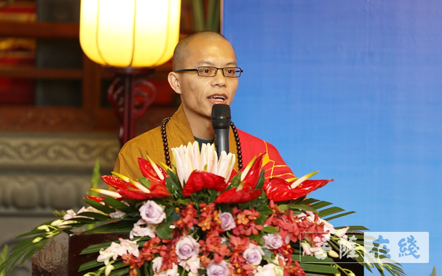 佛教-广西桂林栖霞禅寺乾泽法师获颁缅甸“正法放光幢”宗教荣誉勋章
