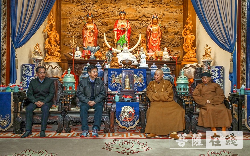 佛教-江苏省镇江市委统战部考察团一行赴访普陀山考察交流