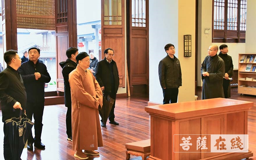 佛教-江苏省镇江市委副书记巩海滨、江苏省佛协会长心澄法师一行赴浙江佛学院考察