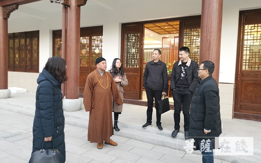 标准化管理-绍兴市委统战部副部长许浩翔一行赴龙华古寺调研宗教场所标准化管理工作