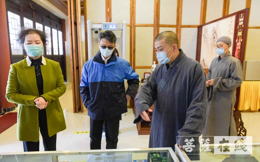 时政-广东省政协民宗委调研组一行赴珠海普陀寺调研