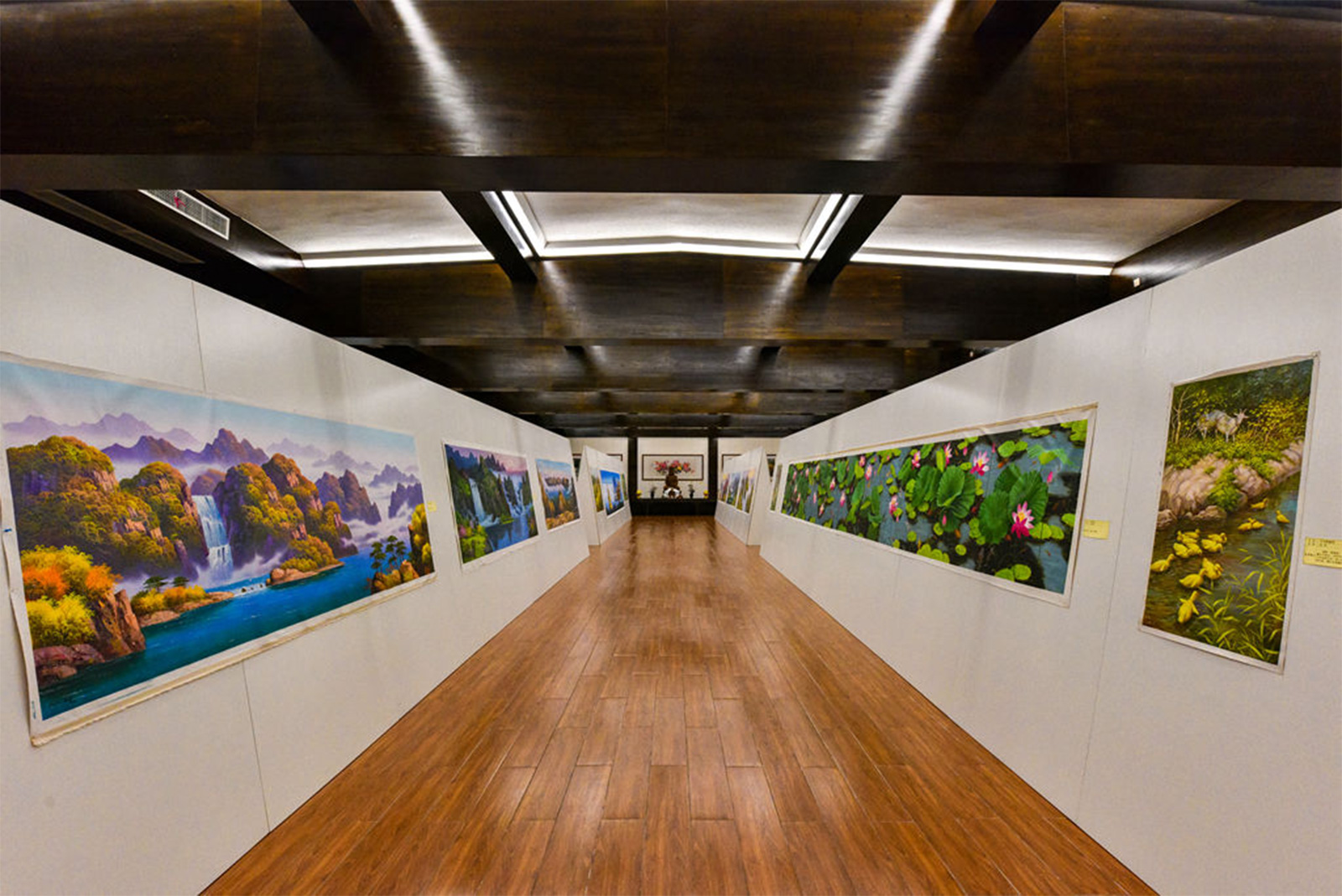 佛教-峨眉山佛教协会迎新春书画艺术展之朝鲜油画展 佛教-峨眉山佛教协会迎新春书画艺术展之朝鲜油画展