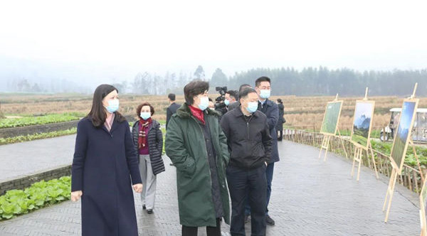 佛教-田向利在乐山调研强调：以坚定文化自信推进宗教中国化行稳致远