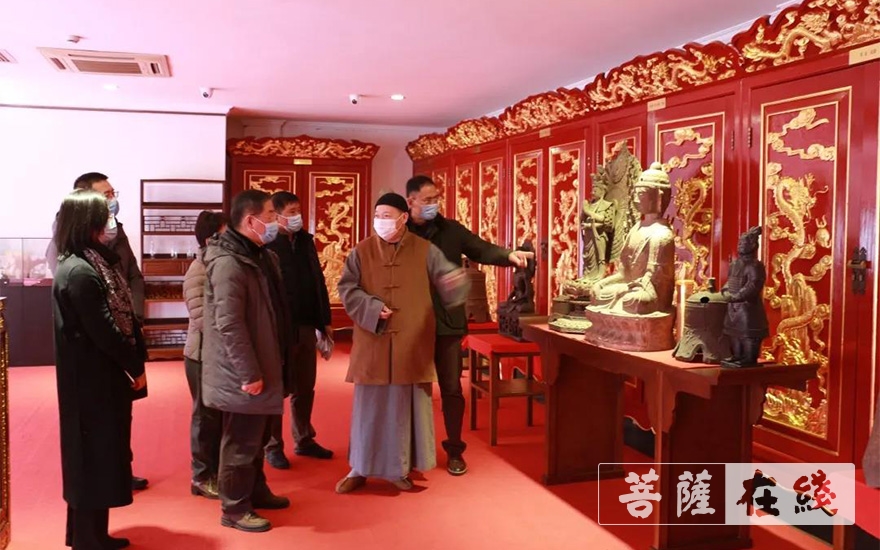 疫情-上海闵行区副区长吴志宏前往七宝教寺视察疫情防控等工作