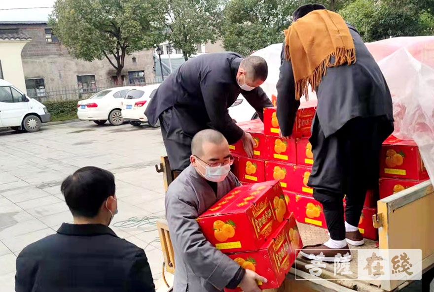 金色年华-绍兴安康寺常智法师一行赴金色年华福寿院进行春节慰问