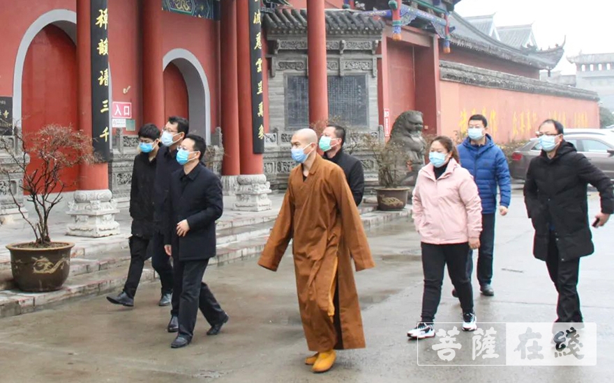 疫情-淮安市清江浦区委常委施勇赴慈云禅寺检查疫情防控和安全工作