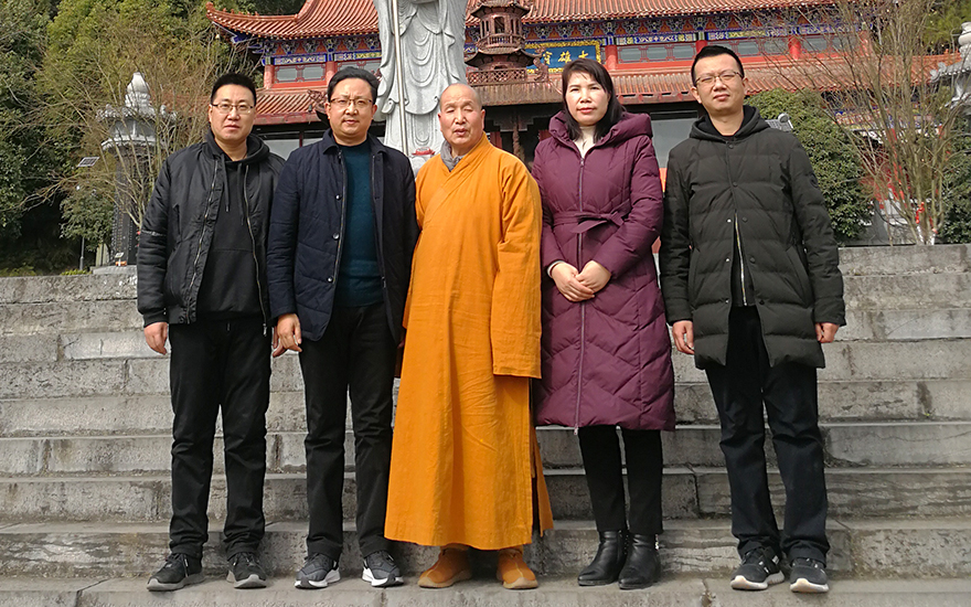 汉中市民宗局副局长纪鸿武一行赴天灯禅寺检查疫情防控和安全工作