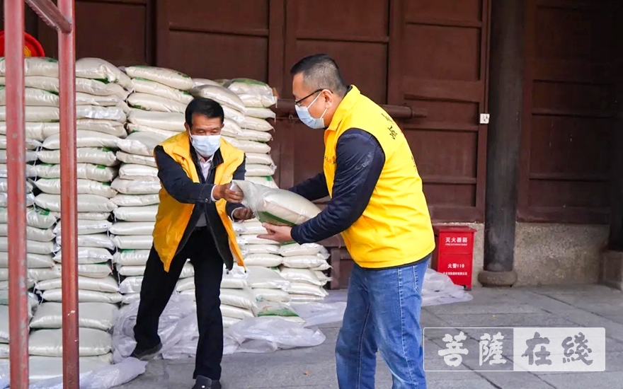 慈善-潮州开元镇国禅寺举办2021年“报春晖”新春慈善慰问活动