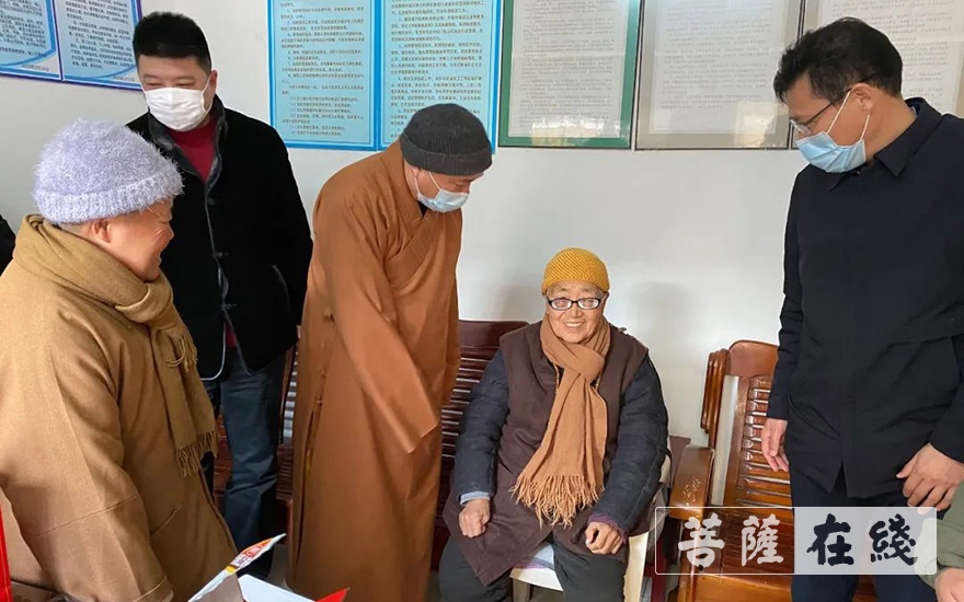 佛教-淮安市清江浦区民宗局局长高军一行 新春慰问八旬法师