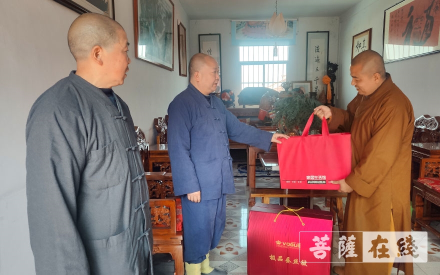 佛教-陕西省佛协副会长续学法师一行赴南郑区佛协及法幢寺检查慰问