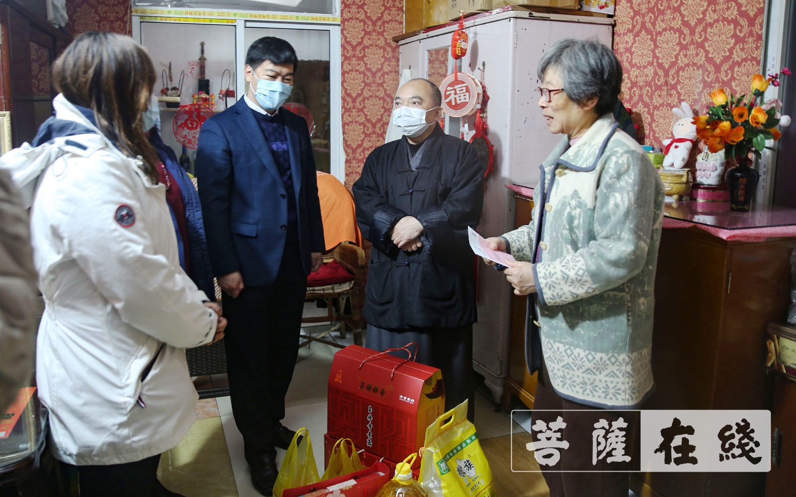 上海活动-扶贫济困传爱心，上海玉佛禅寺开展2021年新春送温暖活动