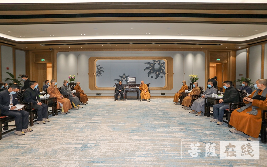 普陀山-道慈大和尚一行赴普陀山各寺院检查疫情防控及安全工作
