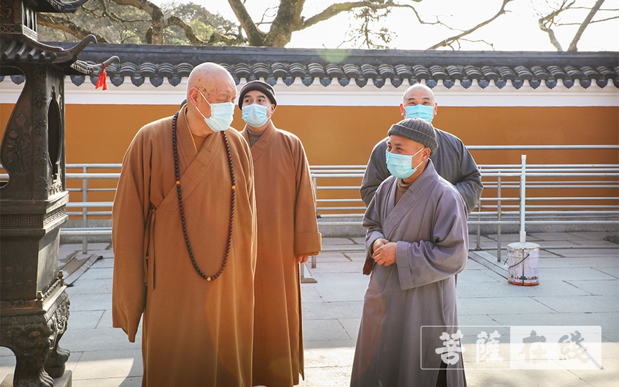 普陀山-道慈大和尚一行赴普陀山各寺院检查疫情防控及安全工作