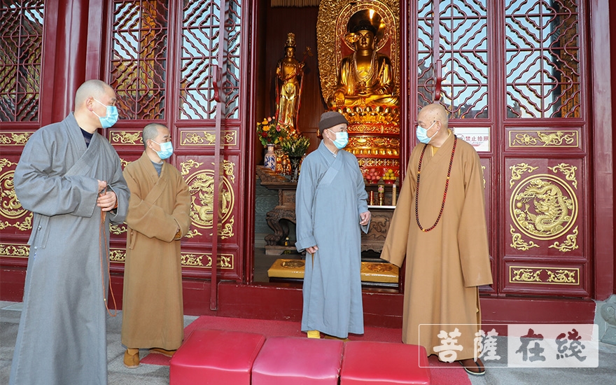 普陀山-道慈大和尚一行赴普陀山各寺院检查疫情防控及安全工作