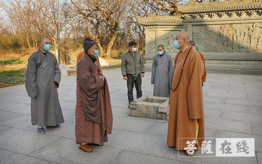普陀山-道慈大和尚一行赴普陀山各寺院检查疫情防控及安全工作