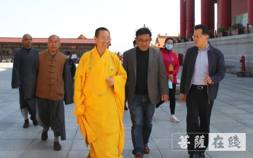 崇圣寺-柬埔寨王国驻昆总领事叶伟罗参拜大理崇圣寺
