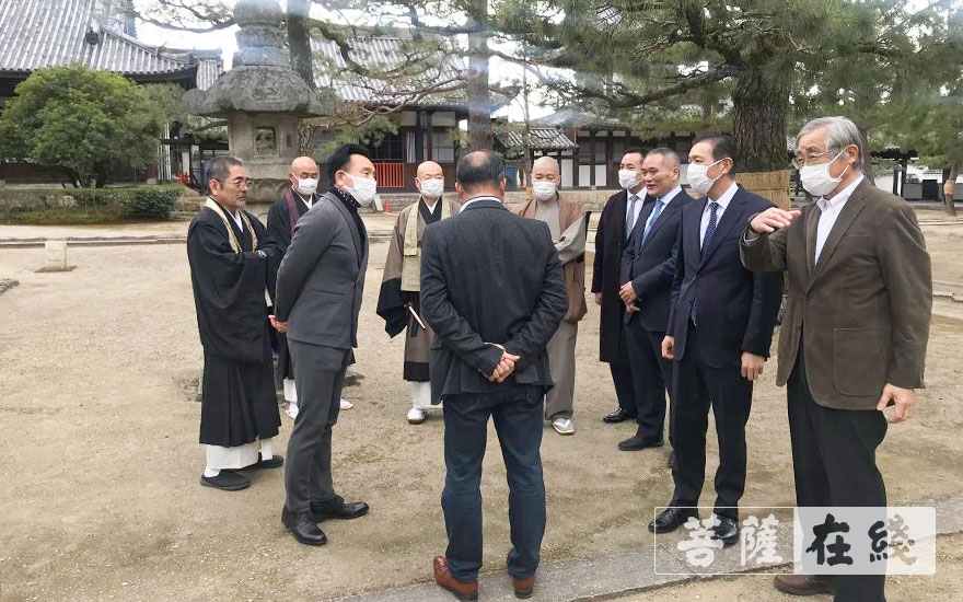 中日相關人士向日本黃檗宗大本山萬福寺捐贈善款