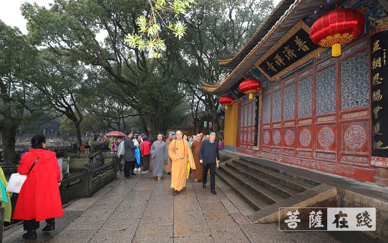 佛教-道慈大和尚出席全国政协会议圆满回山