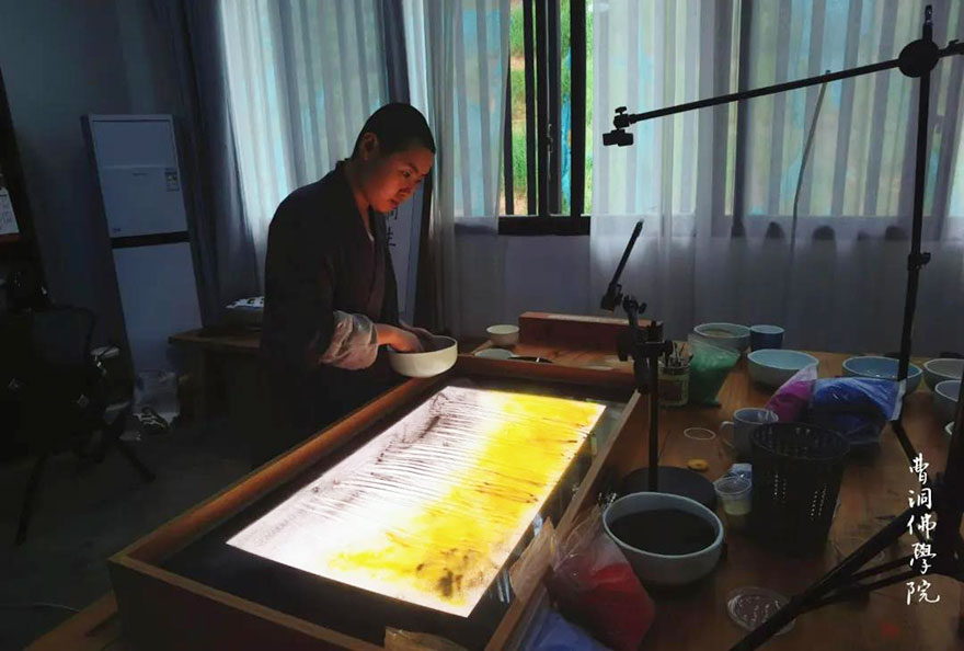 沙画-曹洞佛学院举办沙画课：看沙画如何挥洒大千世界
