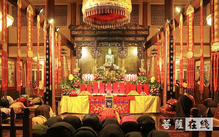 普贤菩萨-峨眉山各寺举行法会恭祝普贤菩萨圣诞
