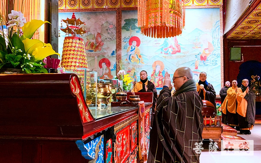 普贤菩萨-峨眉山各寺举行法会恭祝普贤菩萨圣诞
