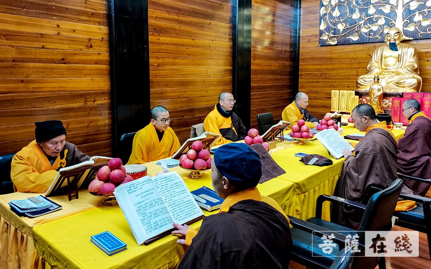 普贤菩萨-峨眉山各寺举行法会恭祝普贤菩萨圣诞
