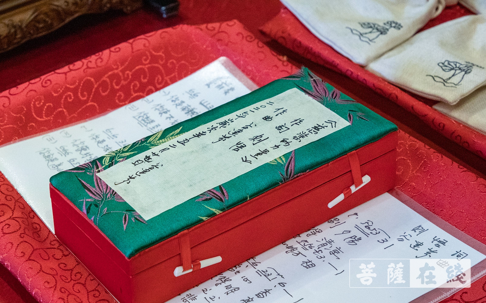 谷建芬-由则悟法师作词、谷建芬谱曲的《慈悲的力量》在南普陀寺正式交接